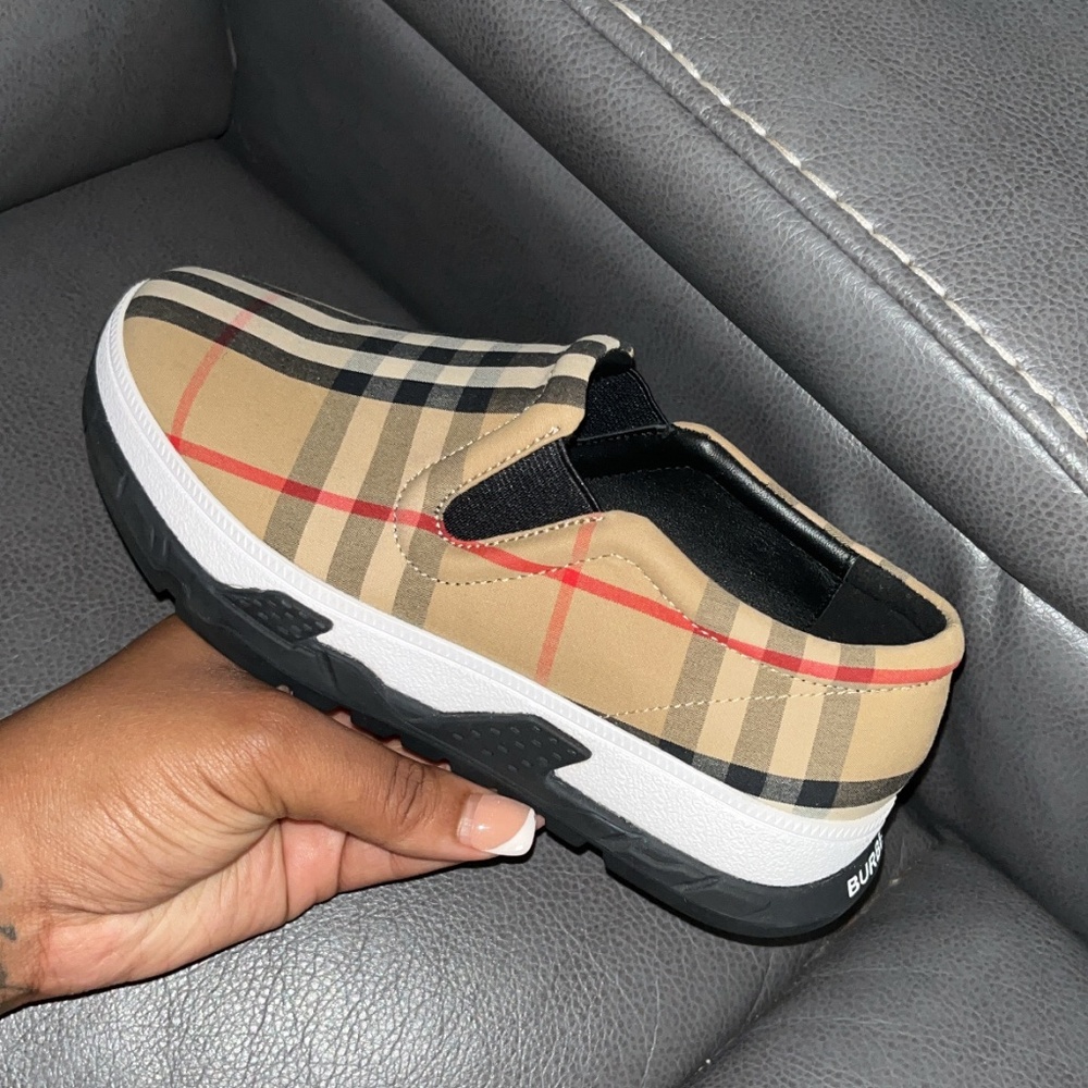 Burberry shoes